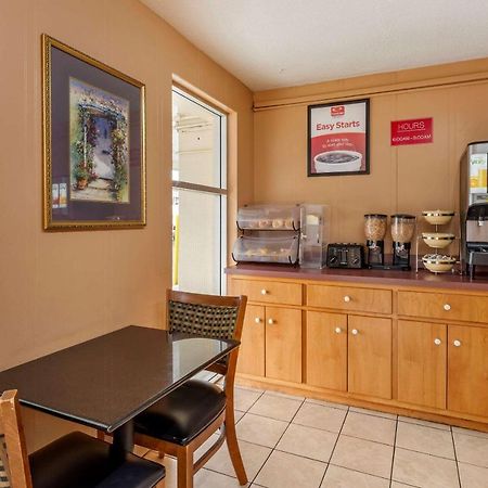 Econo Lodge North Charlottesville Buitenkant foto
