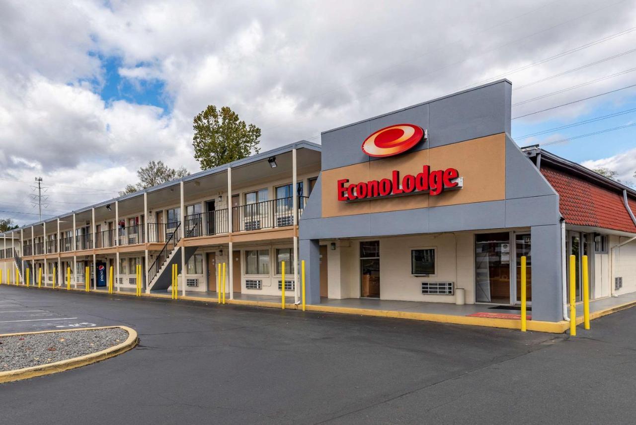 Econo Lodge North Charlottesville Buitenkant foto