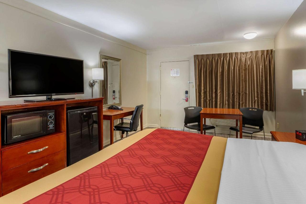 Econo Lodge North Charlottesville Buitenkant foto