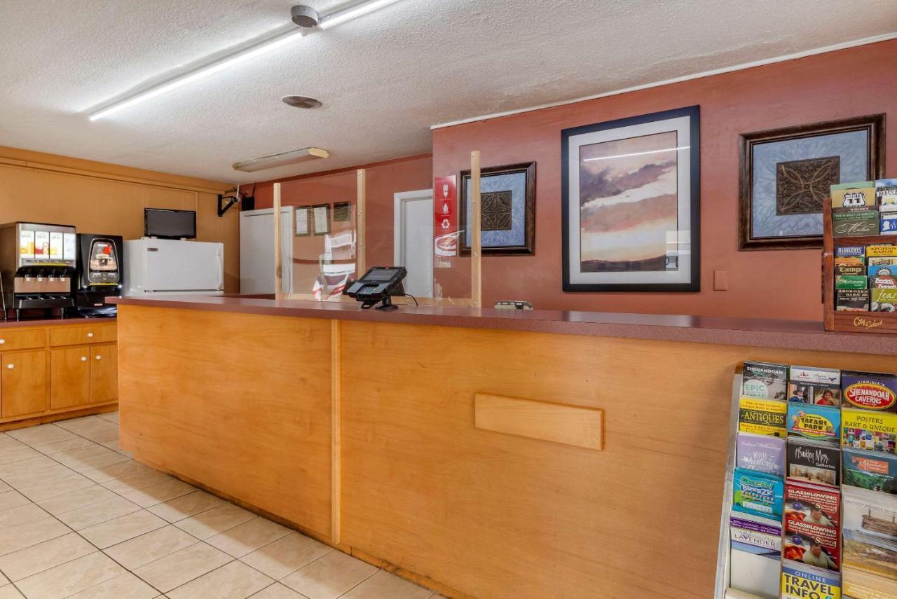 Econo Lodge North Charlottesville Buitenkant foto