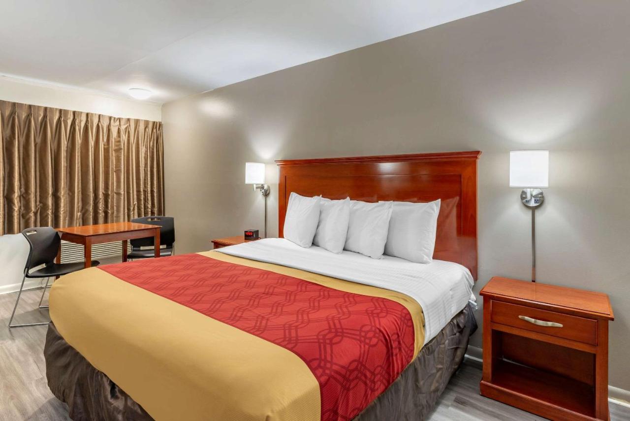 Econo Lodge North Charlottesville Buitenkant foto