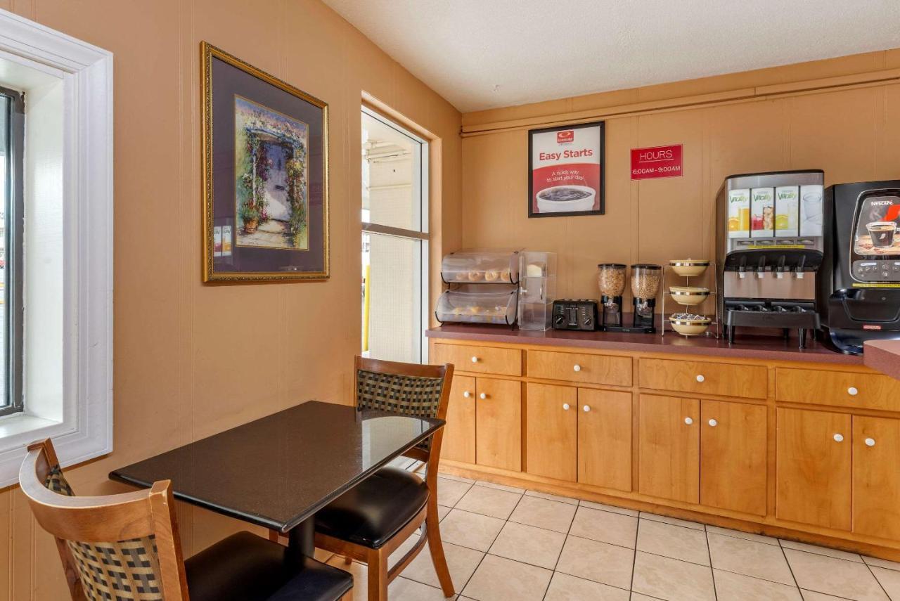 Econo Lodge North Charlottesville Buitenkant foto