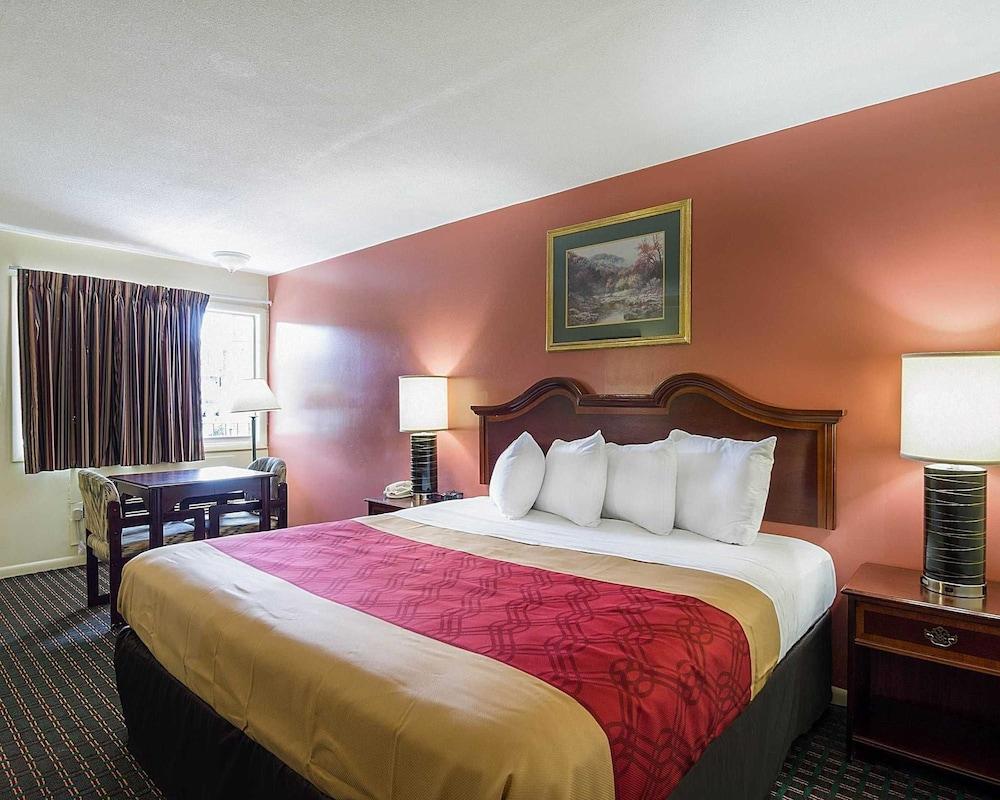 Econo Lodge North Charlottesville Buitenkant foto