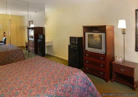 Econo Lodge North Charlottesville Kamer foto